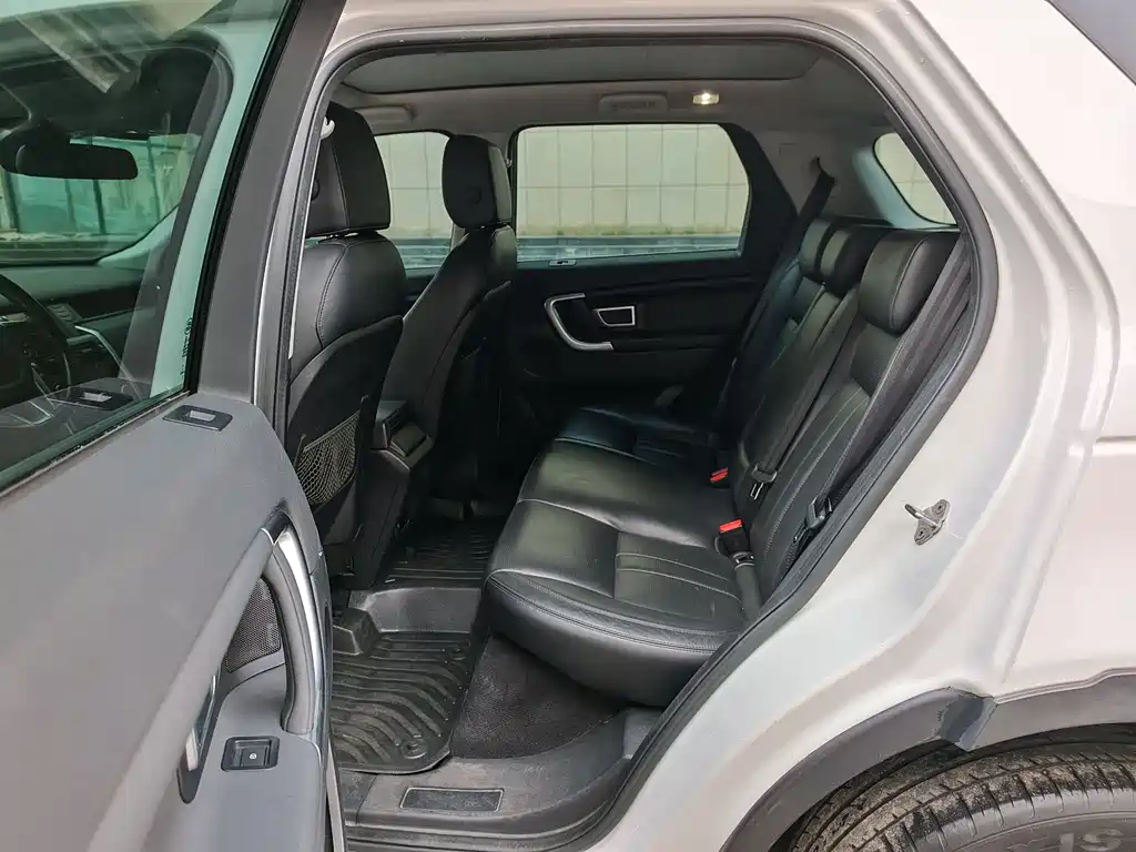 Land Rover Discovery Sport 2017 — фото 8