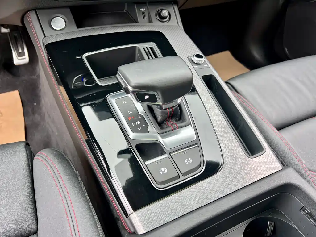 Audi Q5L 2021 — фото 19