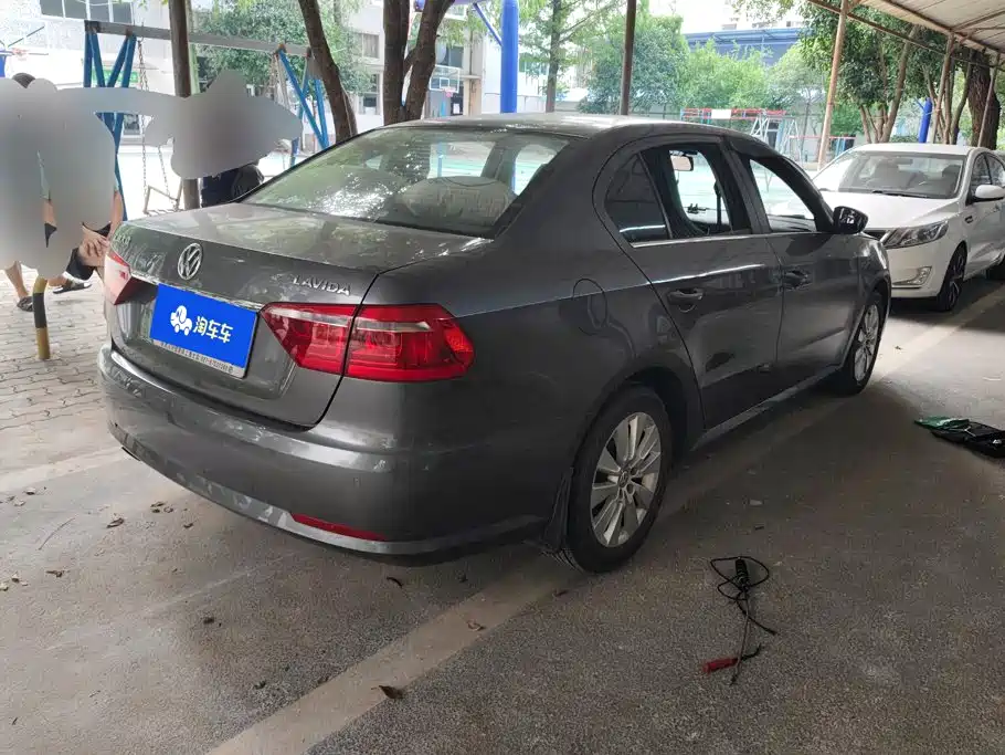 Volkswagen Lavida 2013