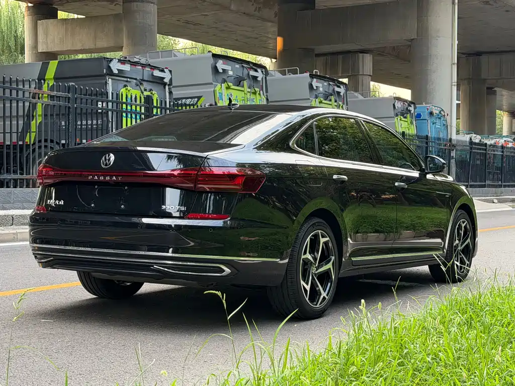 Volkswagen Passat 2023 — фото 15