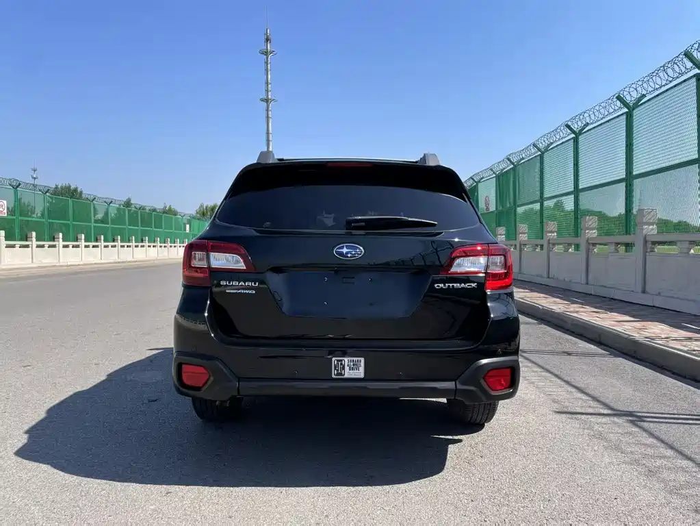 Subaru Outback 2018 — фото 8