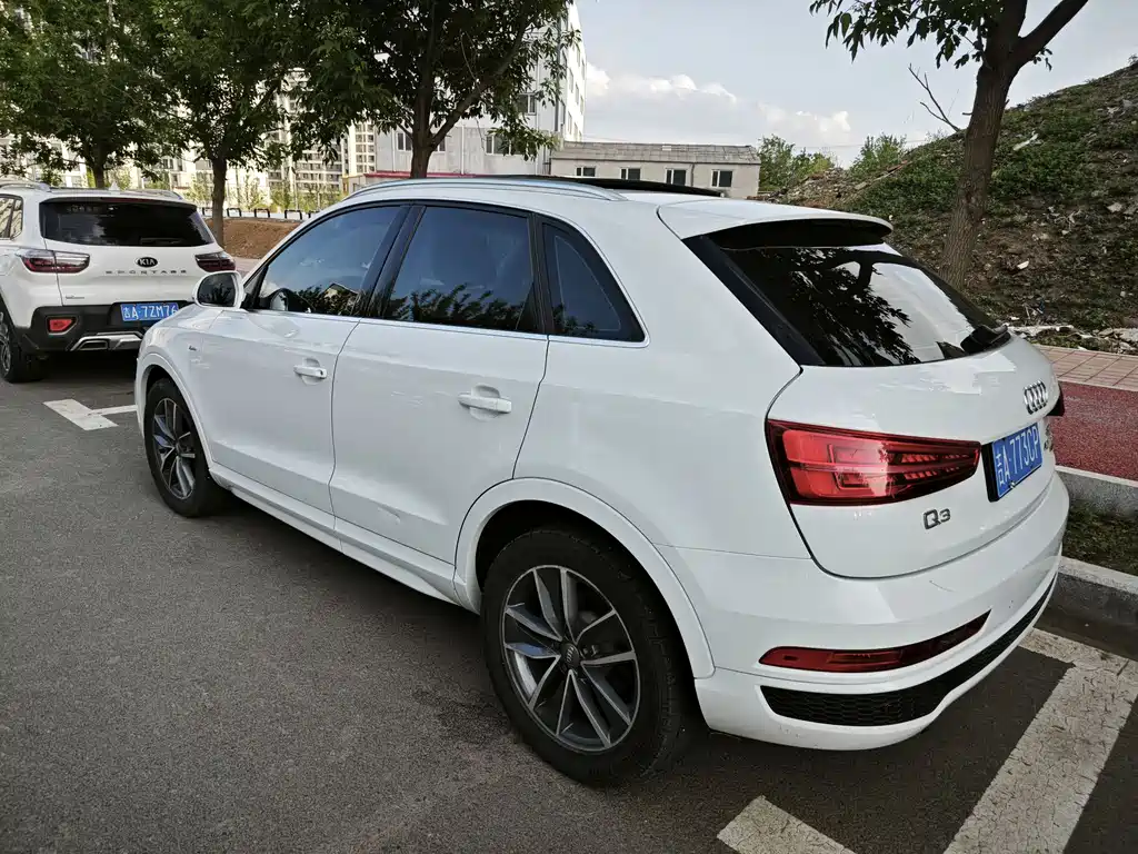 Audi Q3 2018 — фото 11