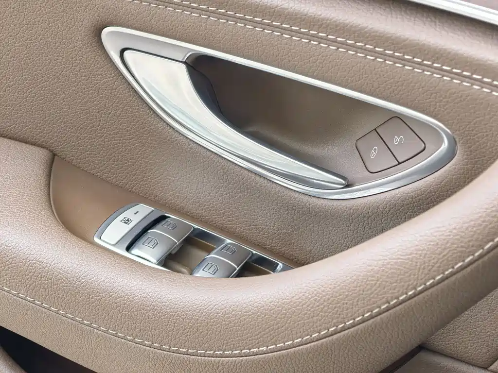 Mercedes-Benz E-Class 2021 — фото 17