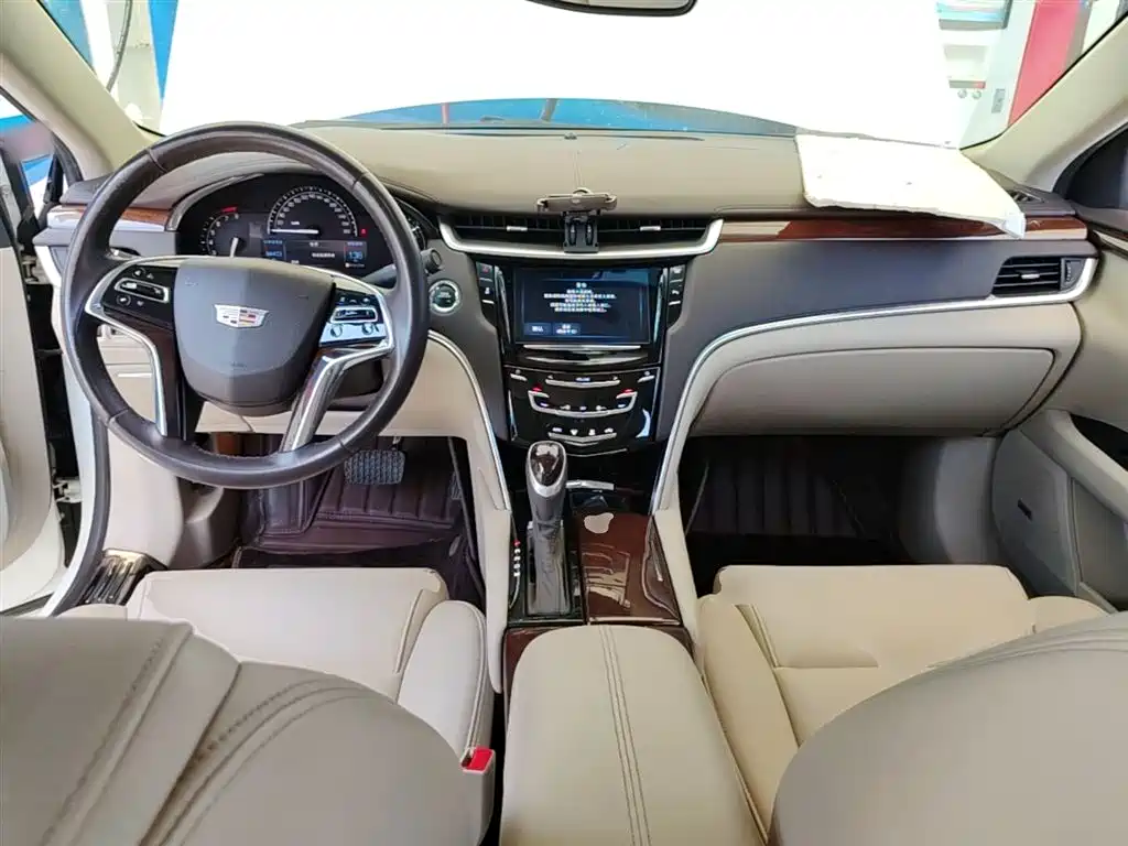 Cadillac XTS 2017 — фото 10