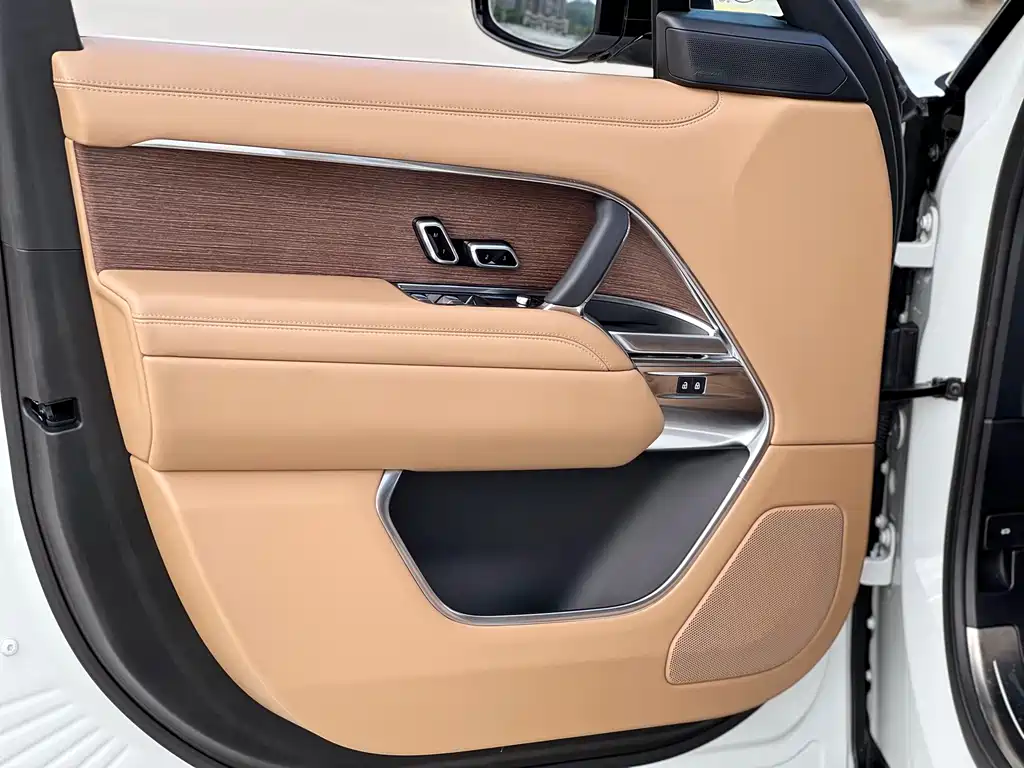 Land Rover Range Rover 2024 — фото 16