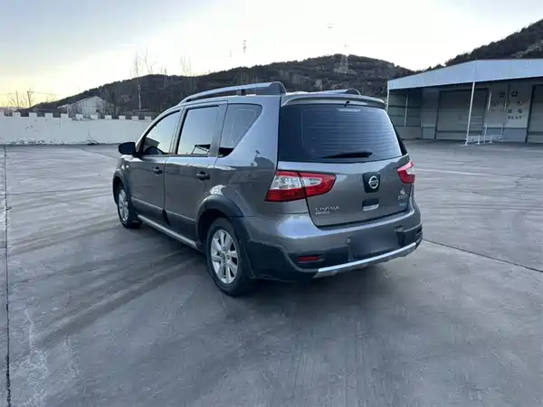 Nissan Livina 2013