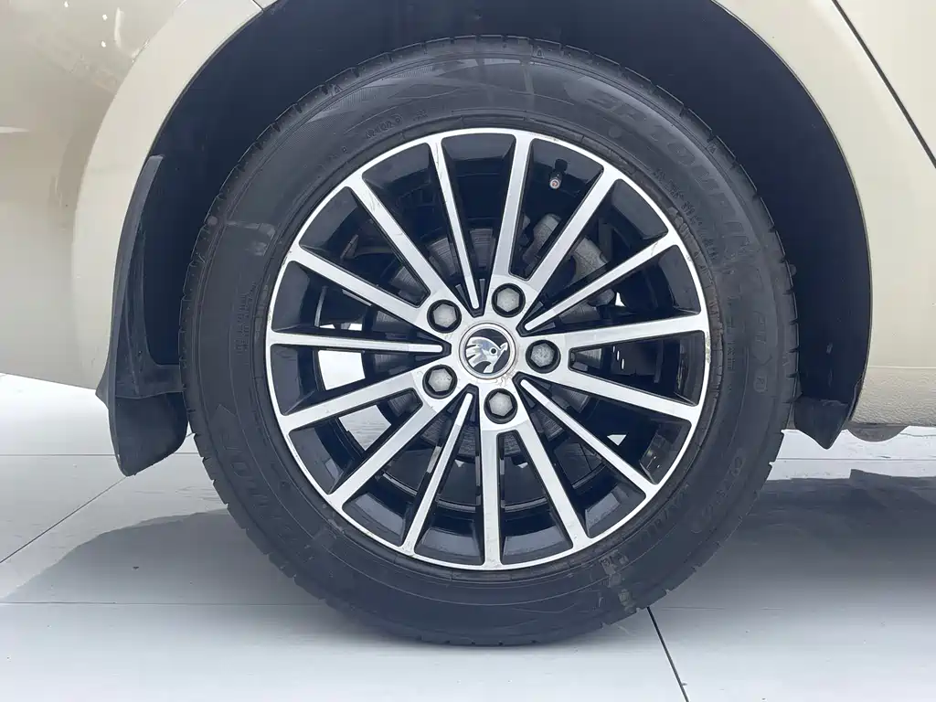 Skoda Octavia 2018 — фото 21