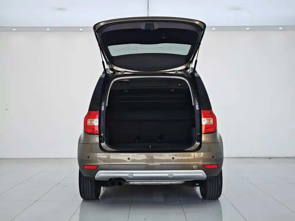 Skoda Yeti 2018 — фото 20