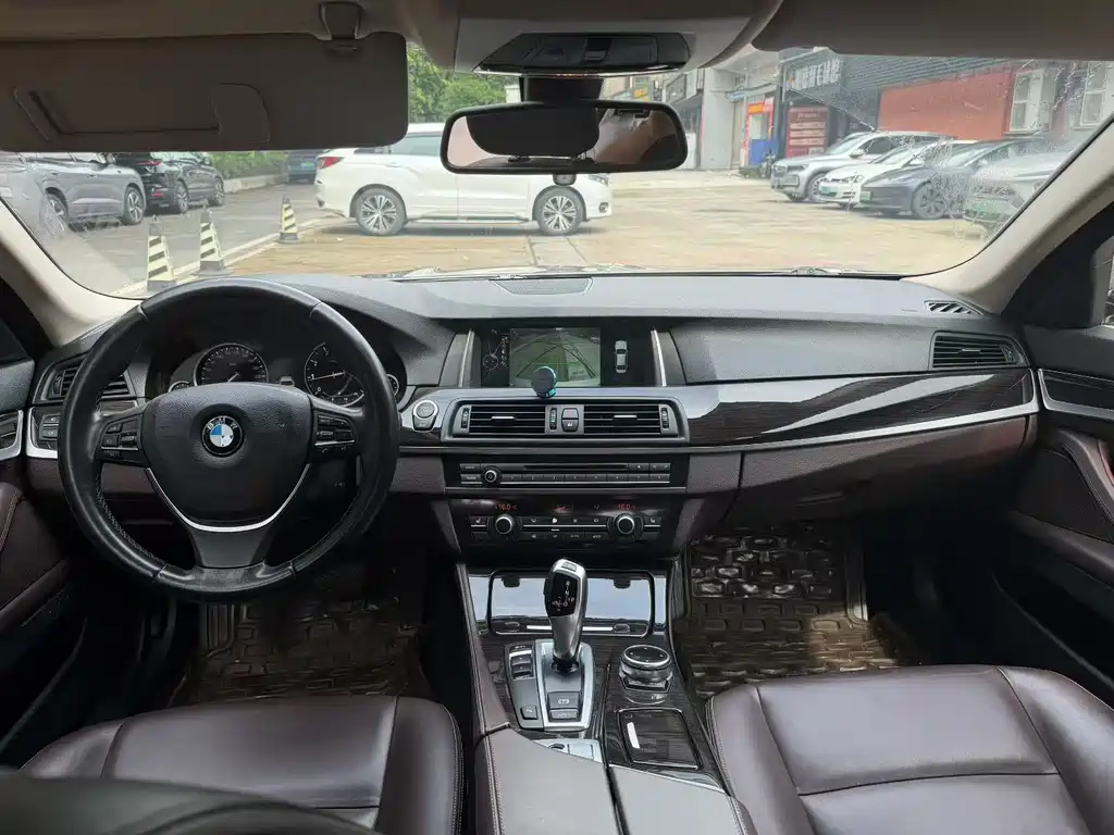 BMW 5 Series 2014 — фото 9