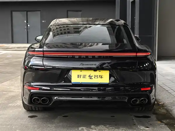 Porsche Panamera 2024