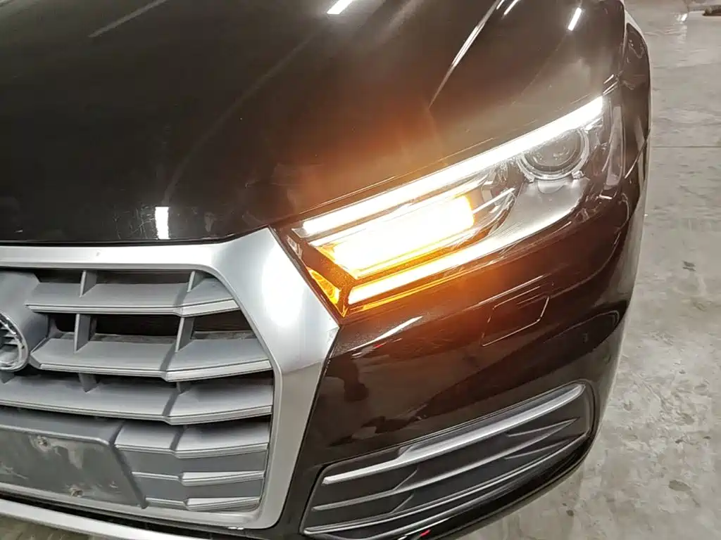 Audi Q5L 2018 — фото 24