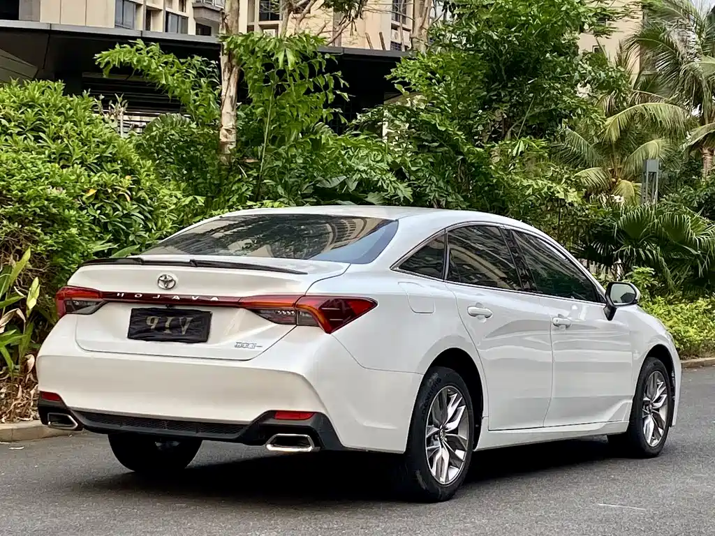 Toyota Avalon 2019 — фото 9