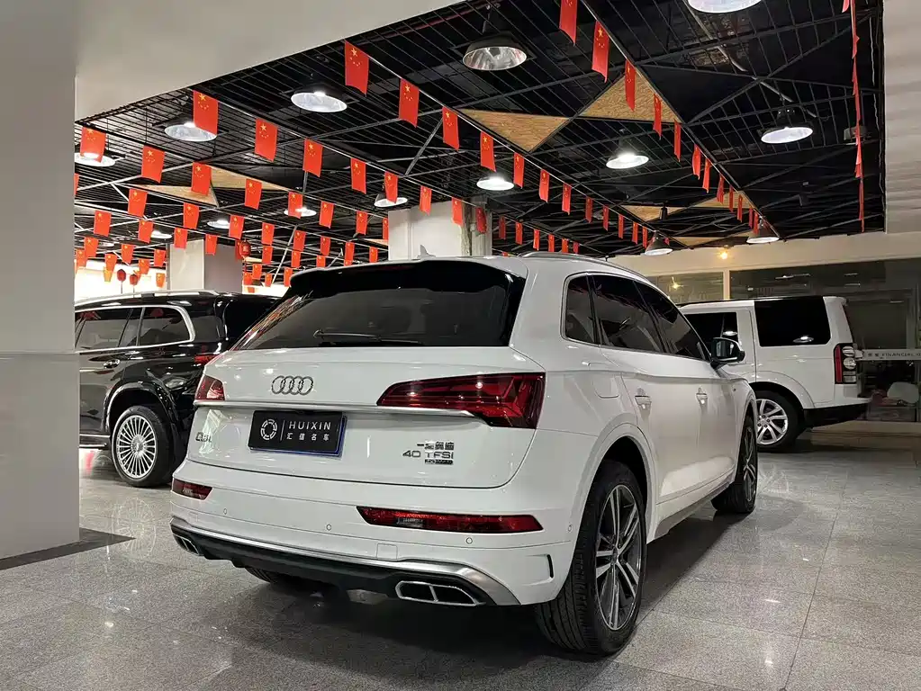 Audi Q5L 2023 — фото 17