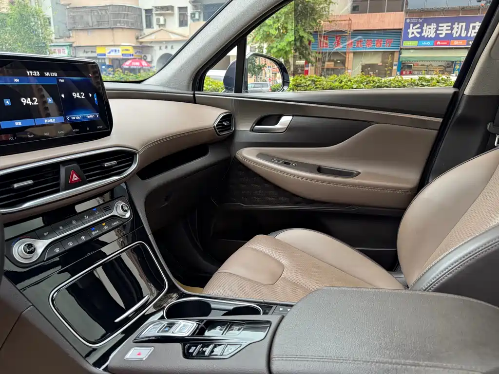 Hyundai Santa Fe 2020 — фото 10