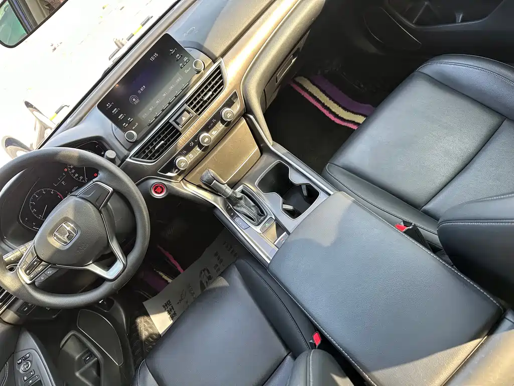 Honda Accord 2019 — фото 18