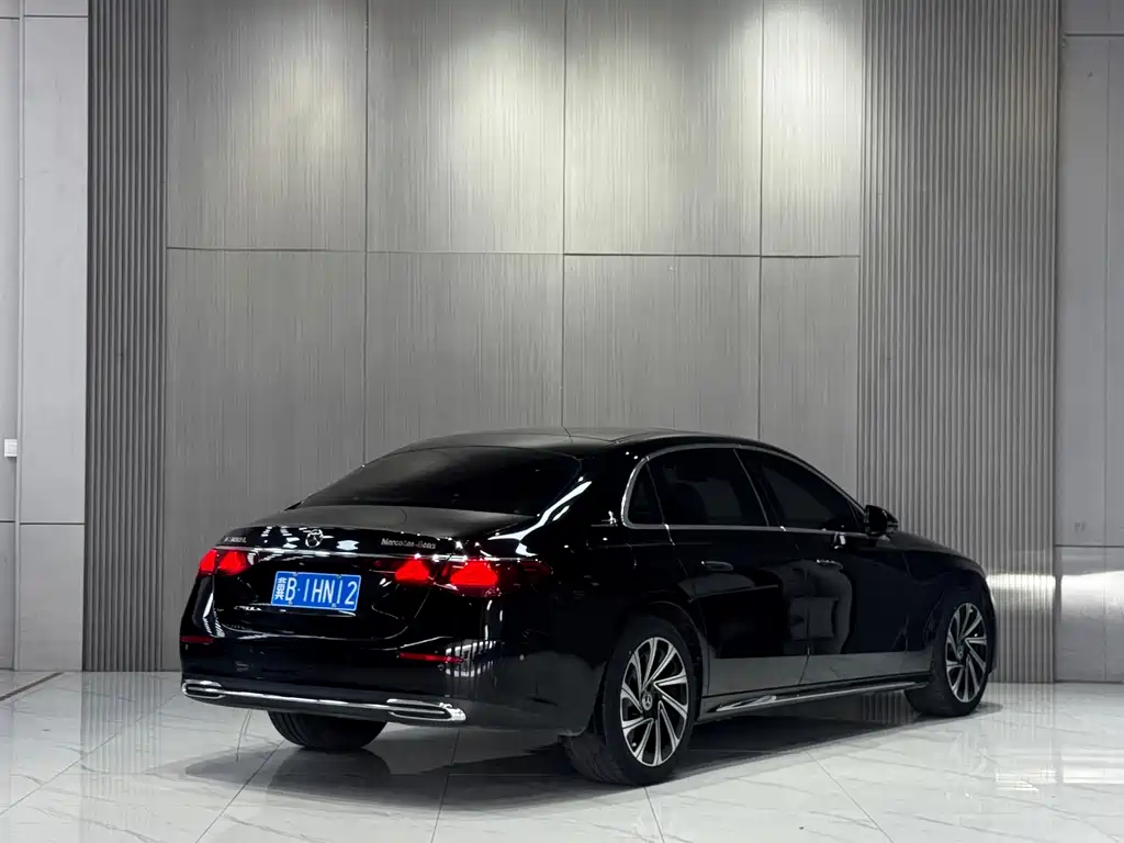 Mercedes-Benz E-Class 2024