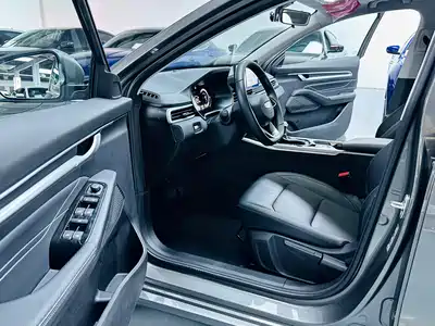 Geely Emgrand 2025
