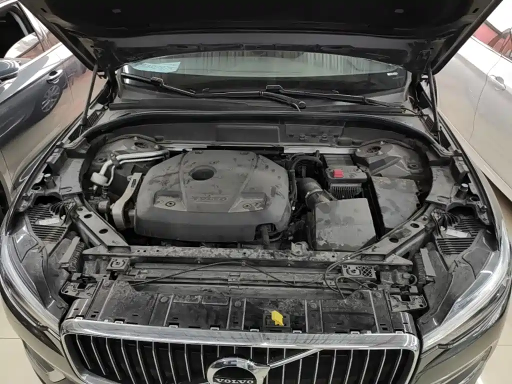 Volvo XC60 2021 — фото 20