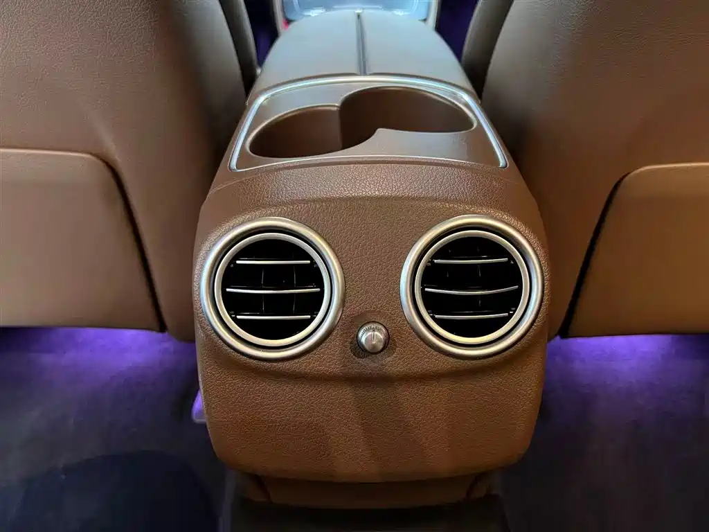 Mercedes-Benz E-Class 2019 — фото 16
