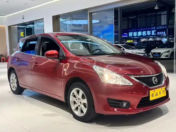 Nissan Tiida 2013