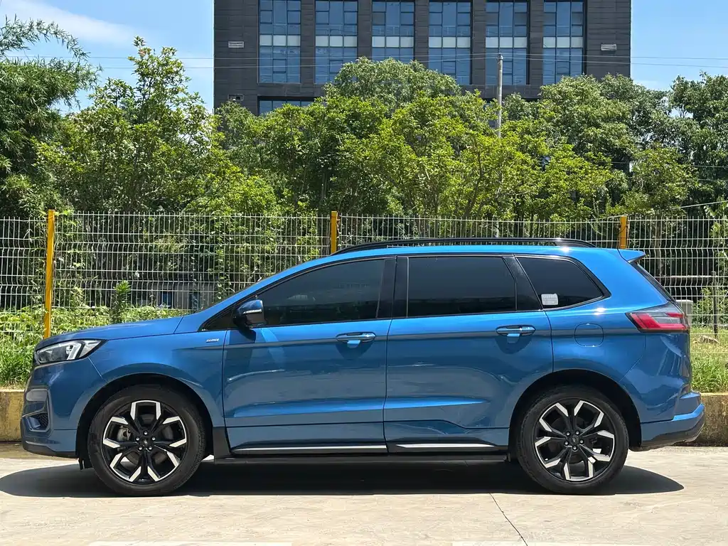 Ford Edge 2021 — фото 7