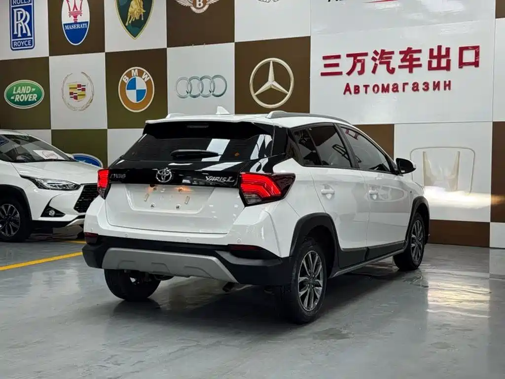 Toyota Yaris L 2023