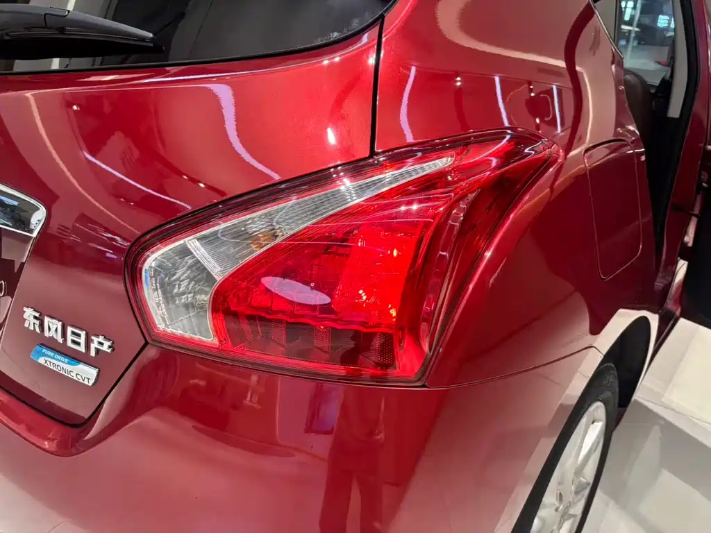 Nissan Tiida 2014 — фото 16