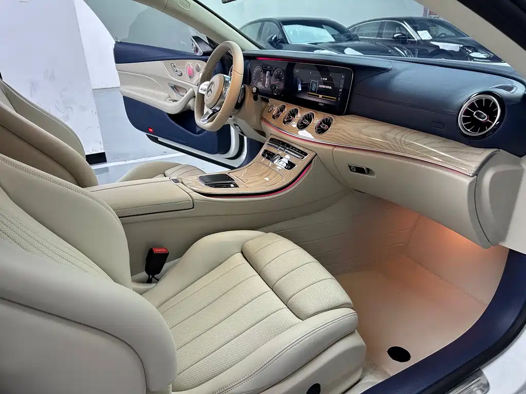 Mercedes-Benz E-Class 2020 — фото 15