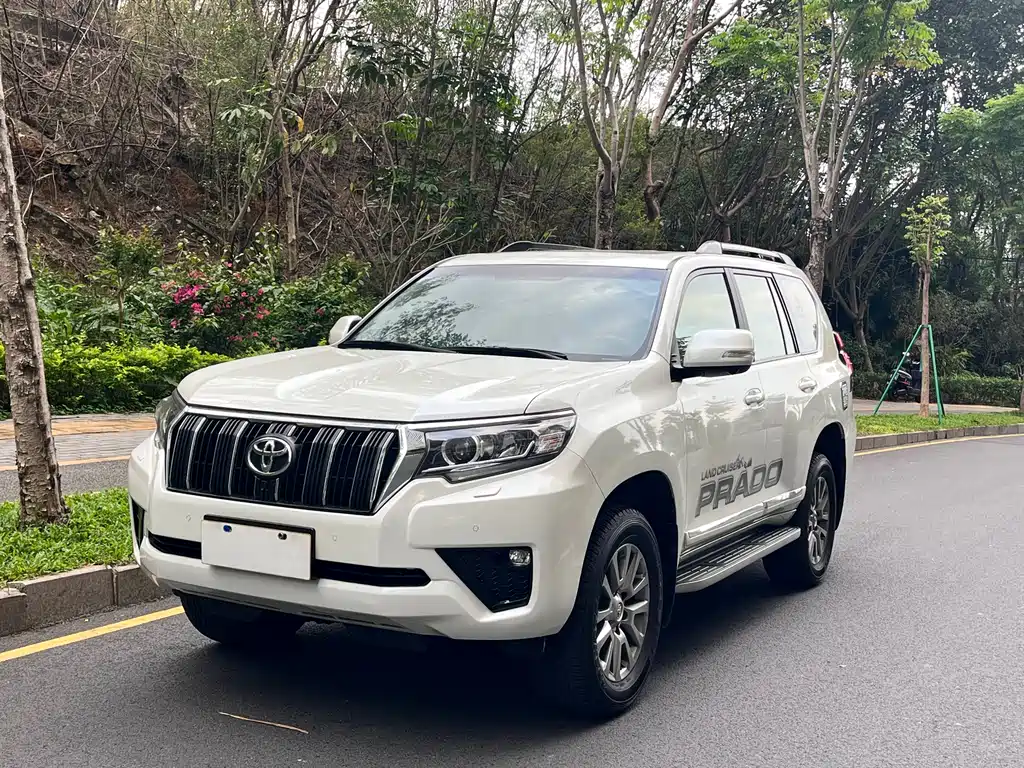 Toyota Prado 2018 — фото 1