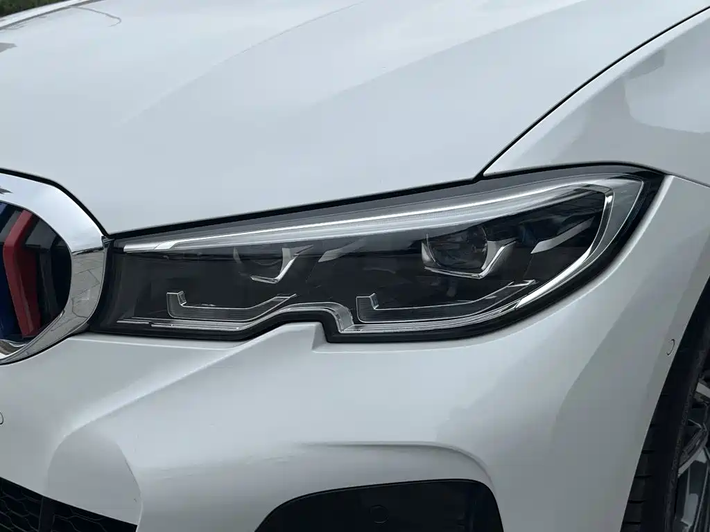 BMW 3 Series 2019 — фото 9