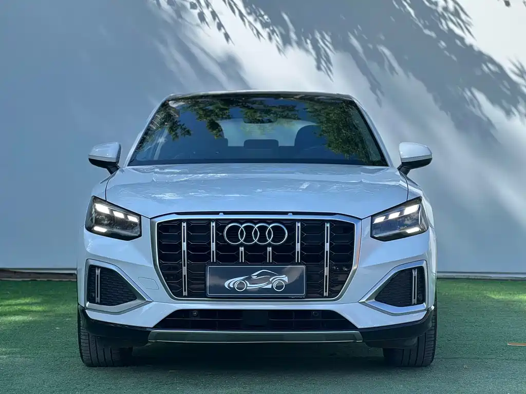 Audi Q2L 2023