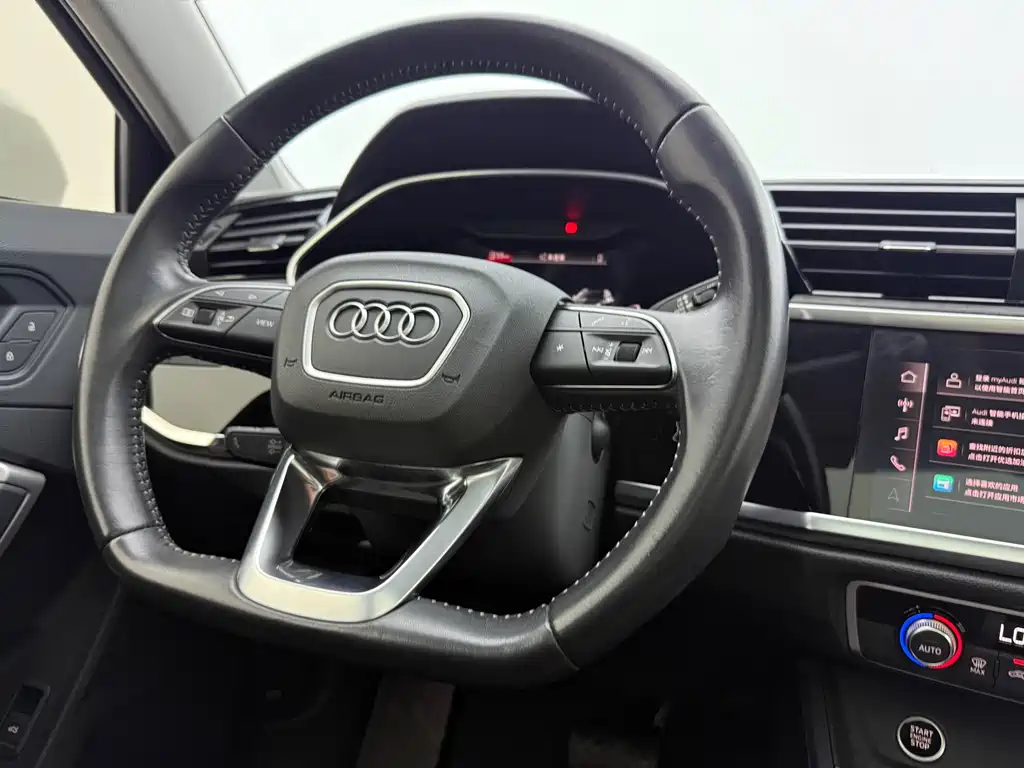 Audi Q3 2022 — фото 12