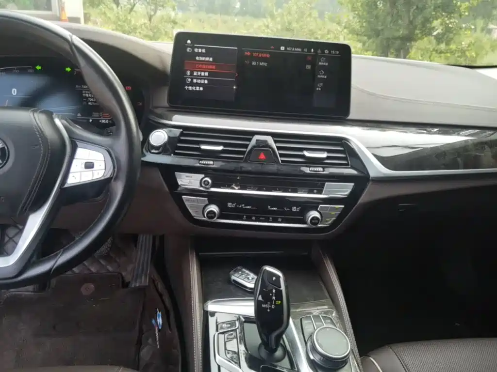 BMW 5 Series 2022 — фото 13