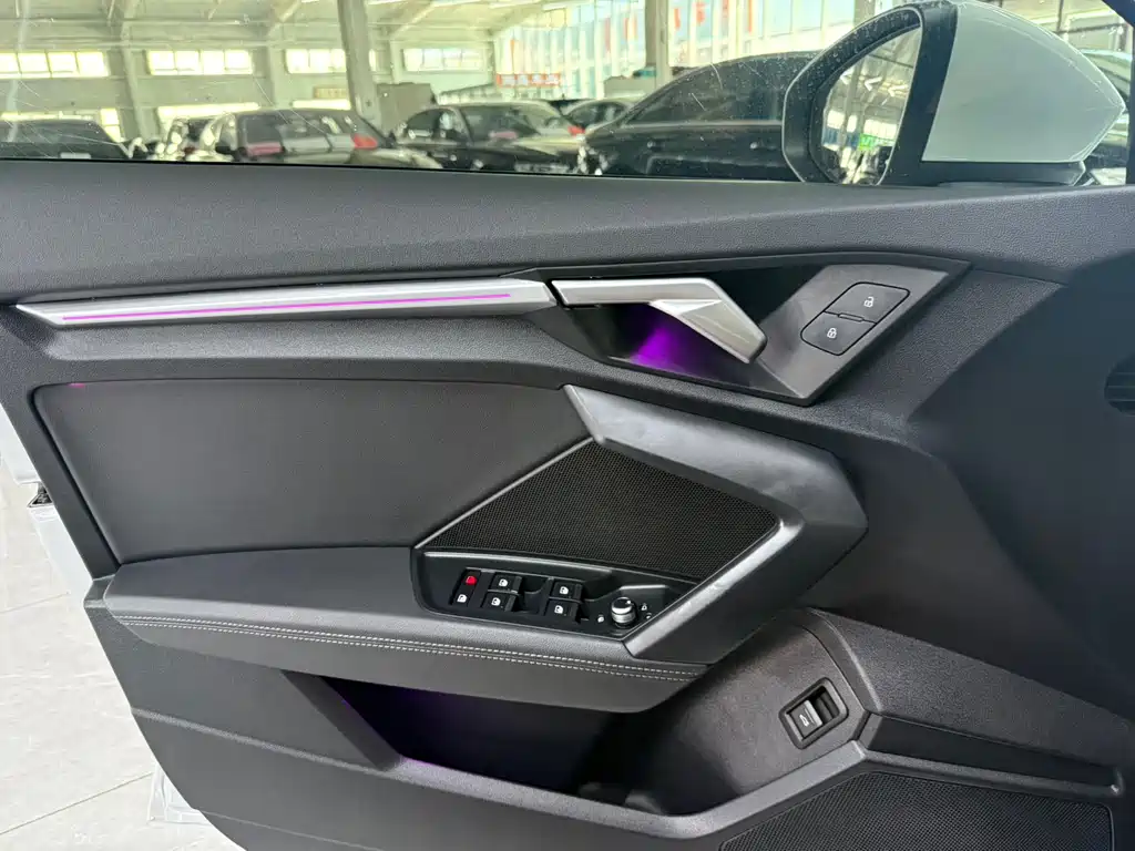 Audi A3 2023 — фото 16