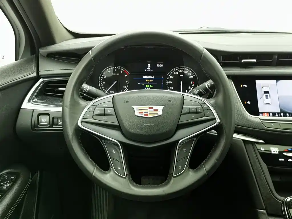 Cadillac XT5 2021 — фото 11