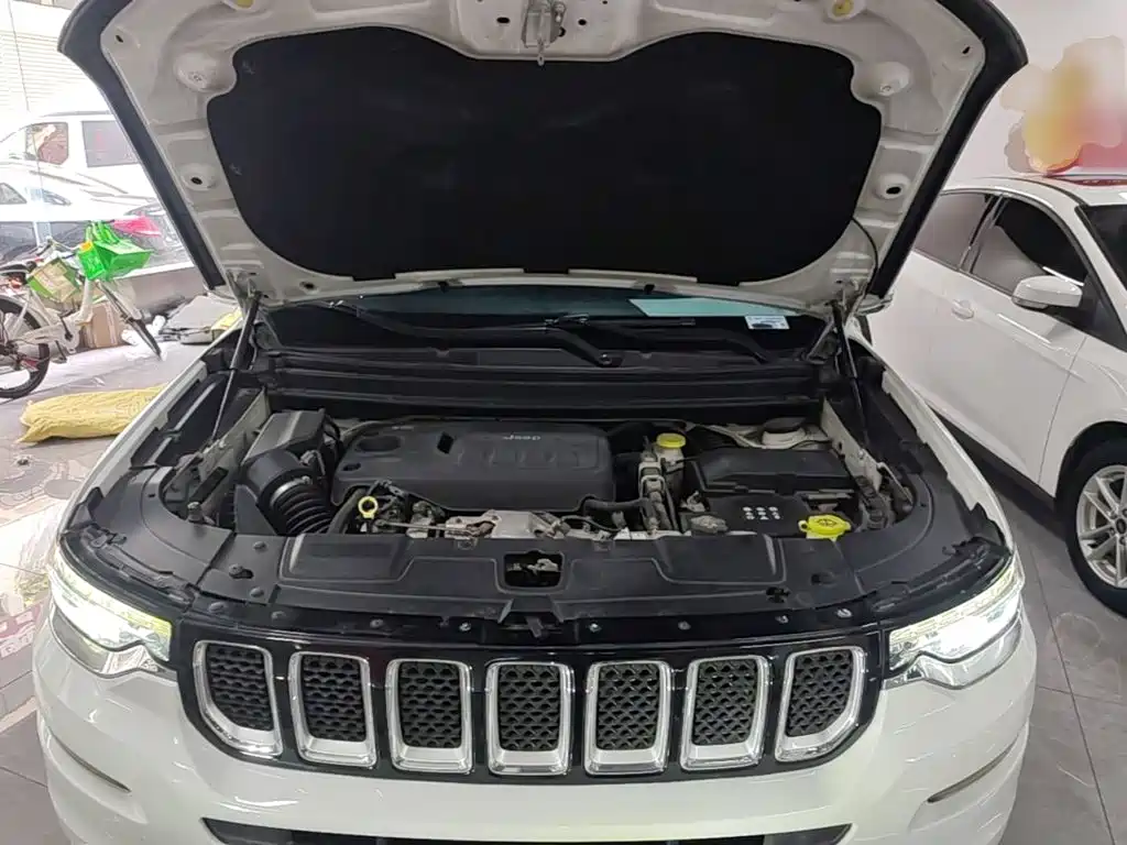 Jeep Grand Commander 2018 — фото 20