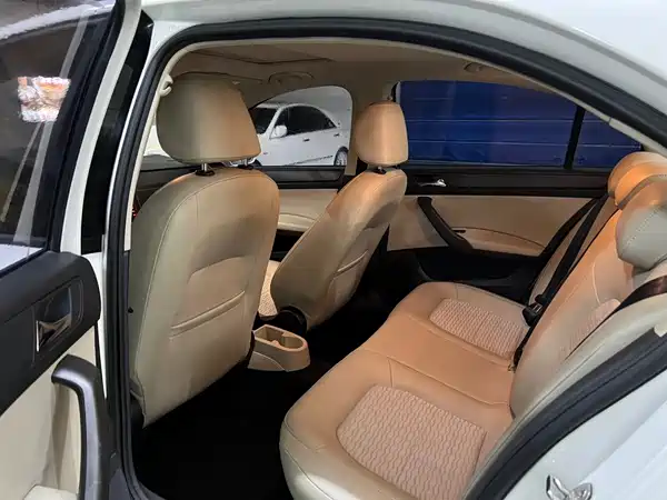 Skoda Rapid 2015