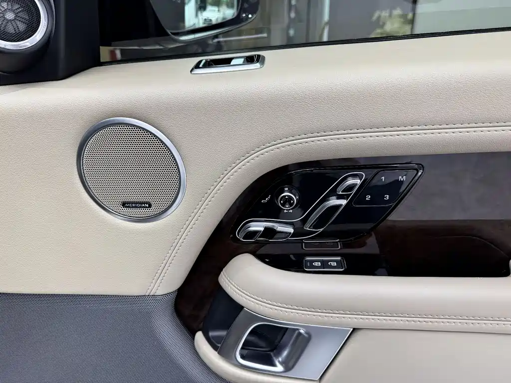 Land Rover Range Rover 2021 — фото 11