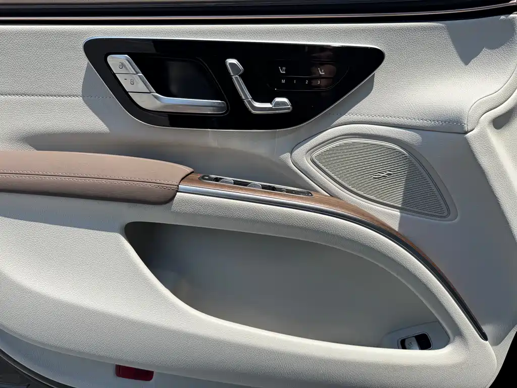 Mercedes-Benz EQS 2024 — фото 8