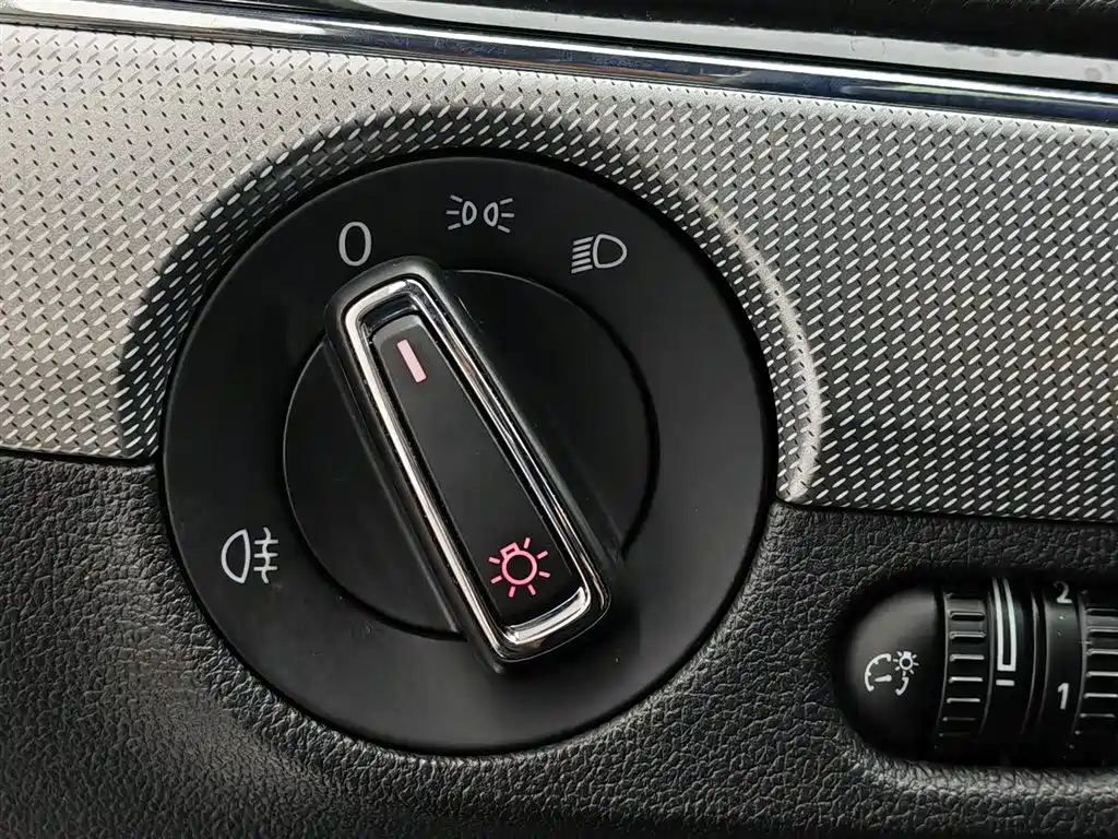 Volkswagen Sagitar 2019 — фото 21