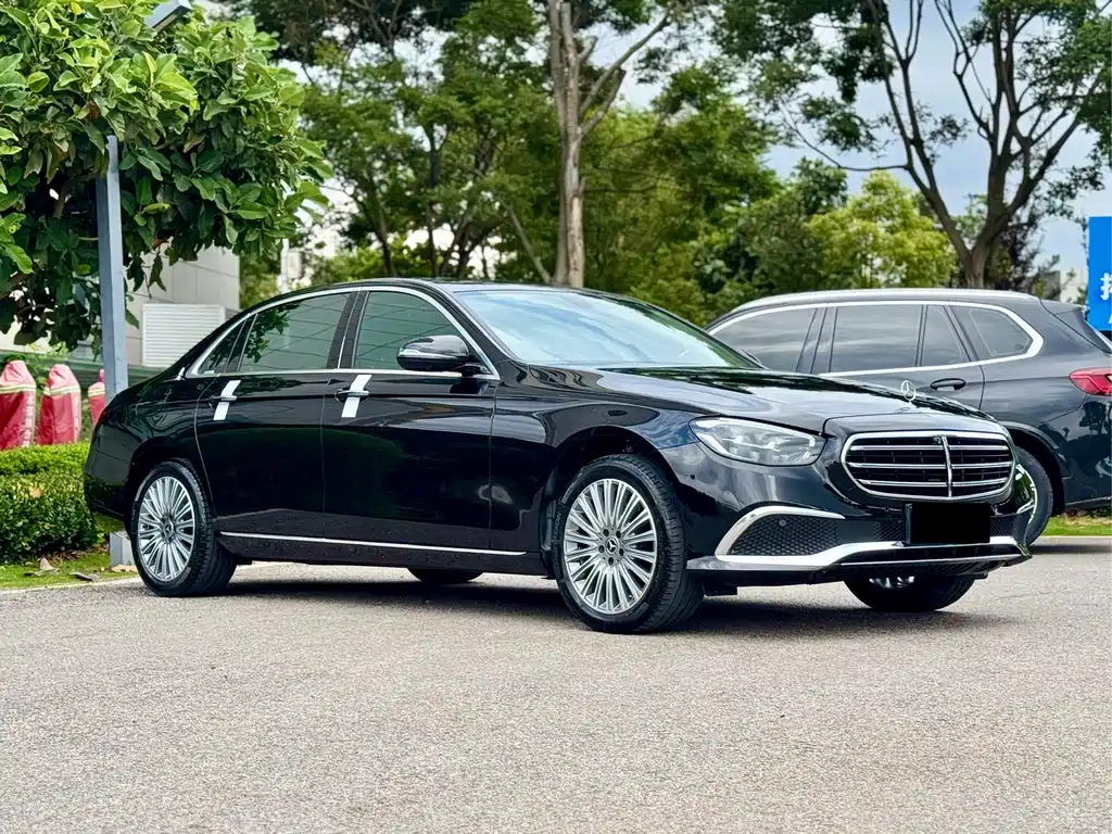 Mercedes-Benz E-Class 2022