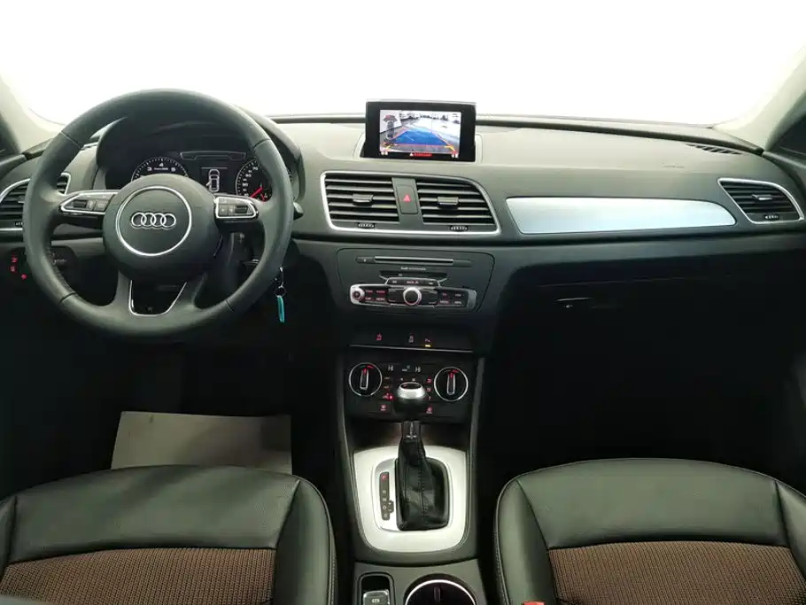 Audi Q3 2018 — фото 12