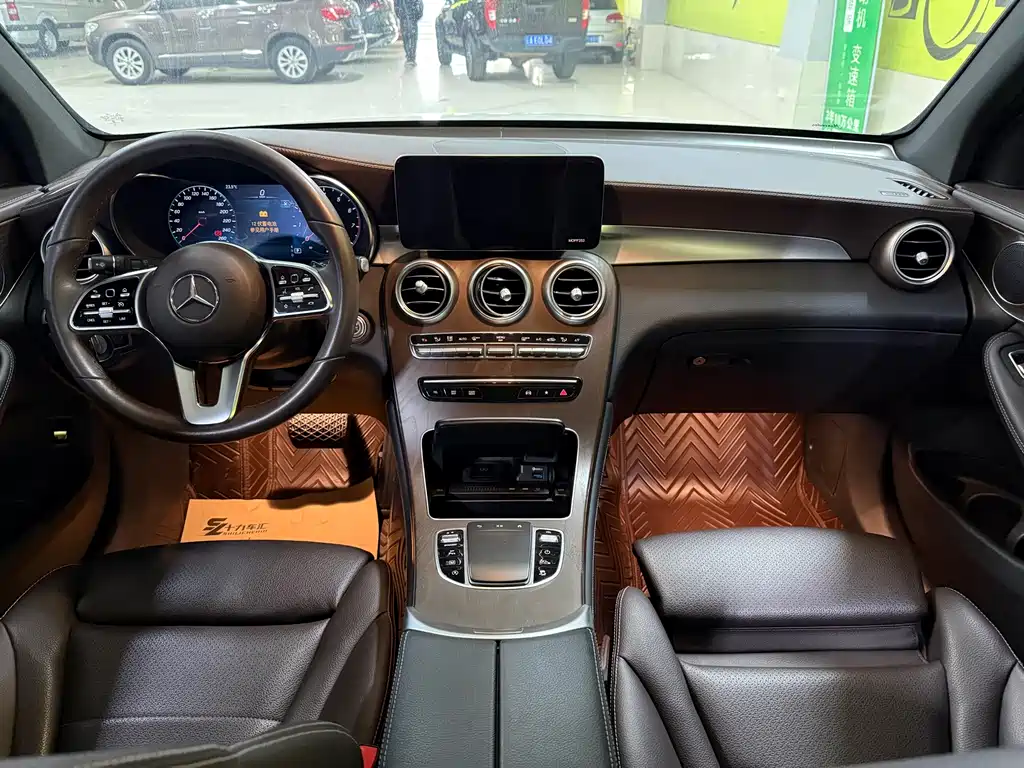 Mercedes-Benz GLC 2021 — фото 17