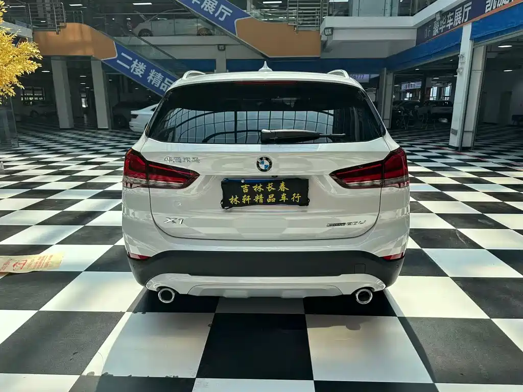 BMW X1 2022 — фото 15