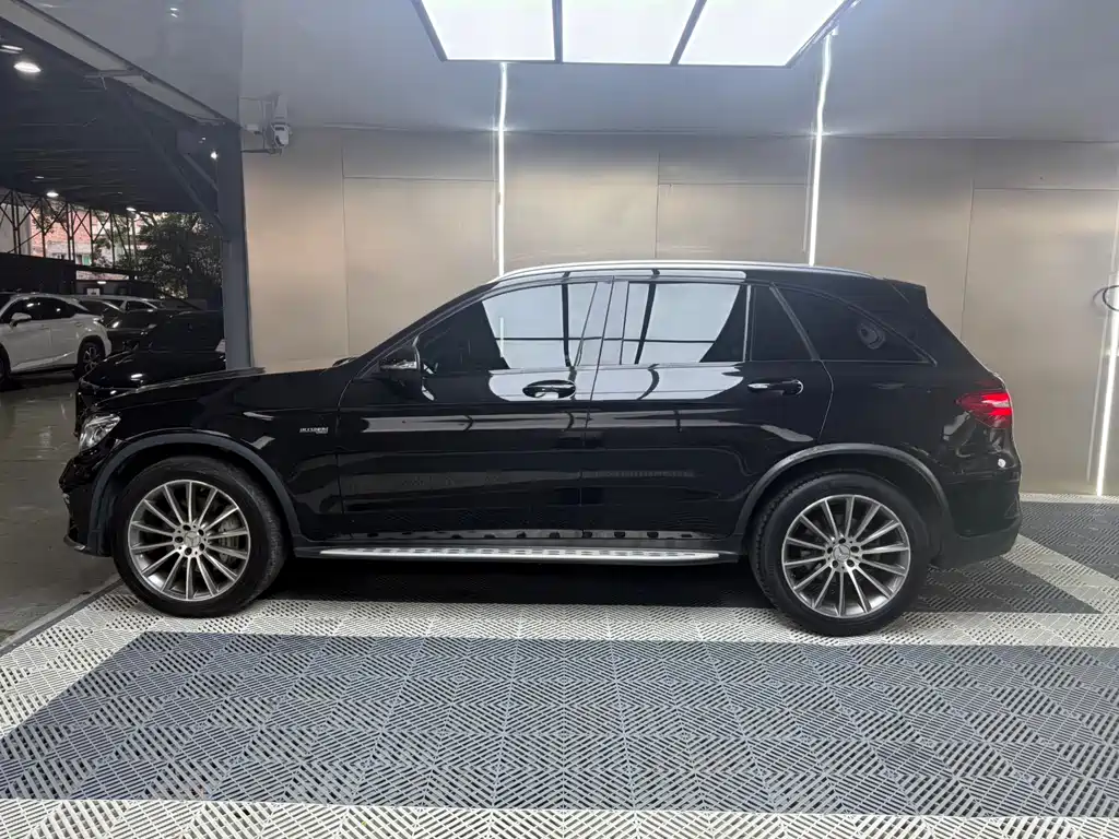 Mercedes-Benz GLC AMG 2018 — фото 9