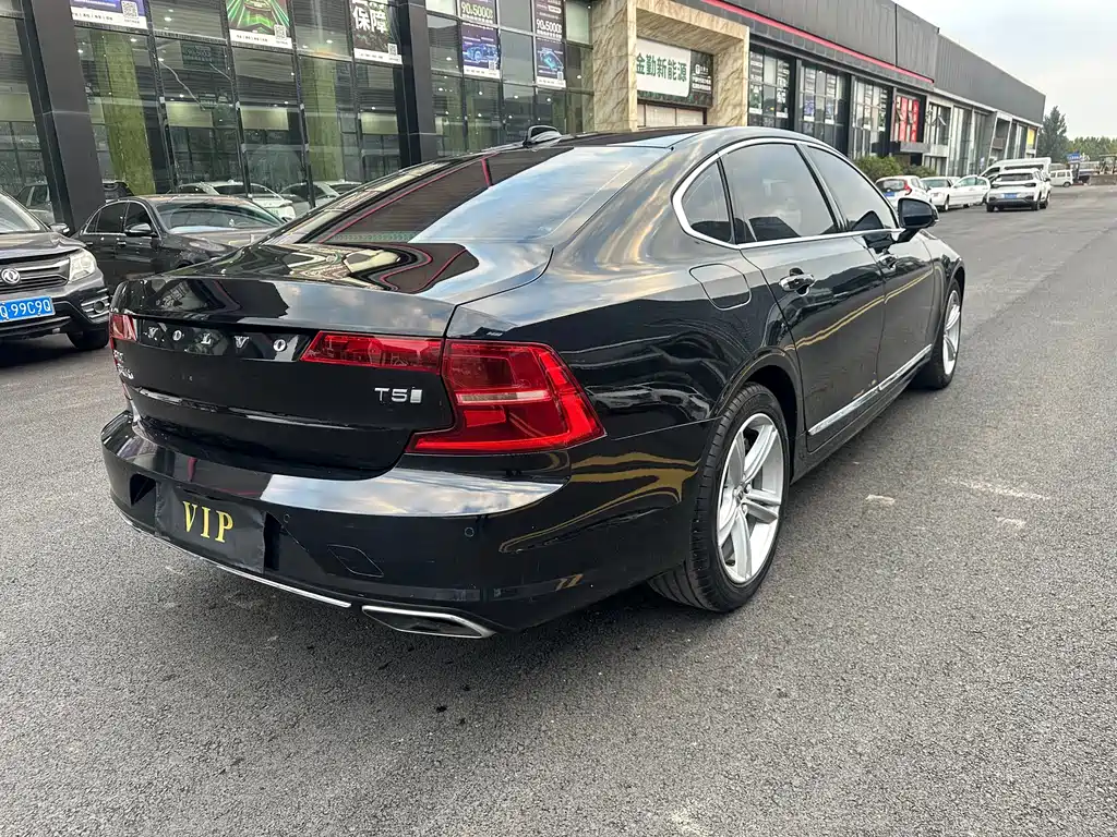 Volvo S90 2018 — фото 9