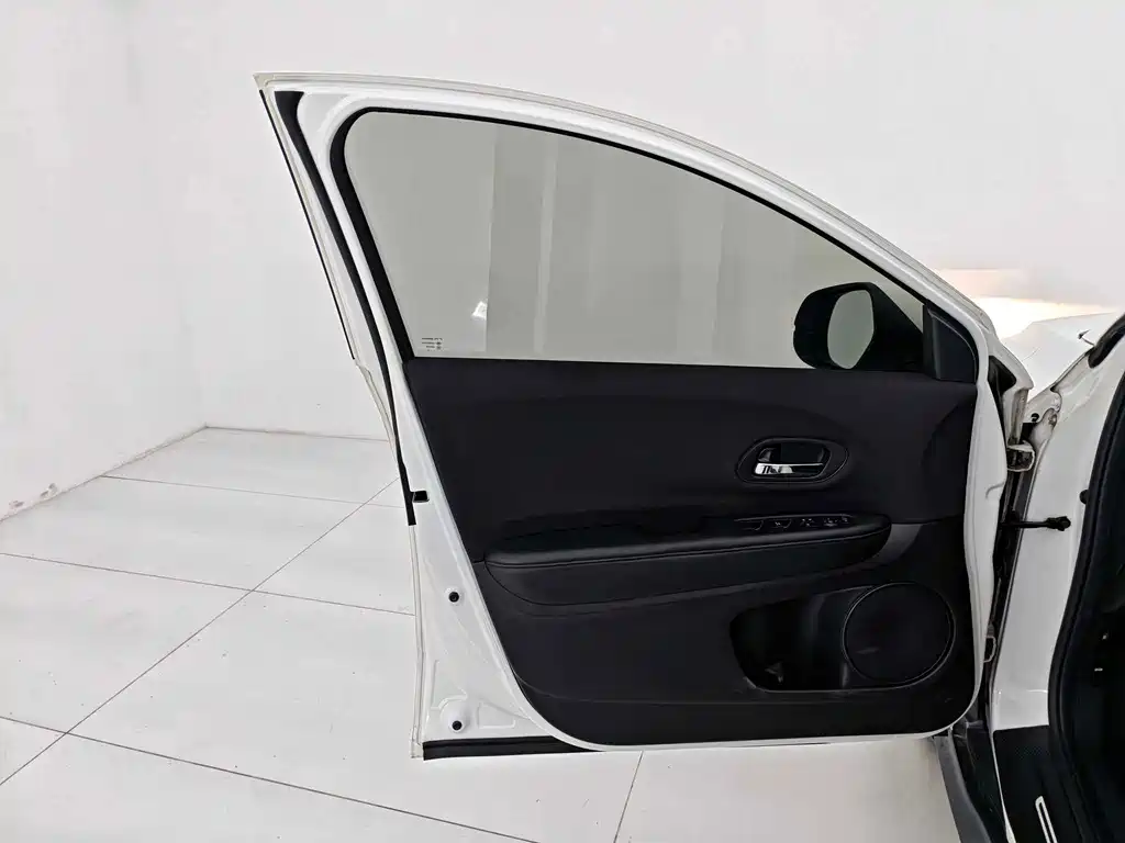 Honda Vezel 2020 — фото 11