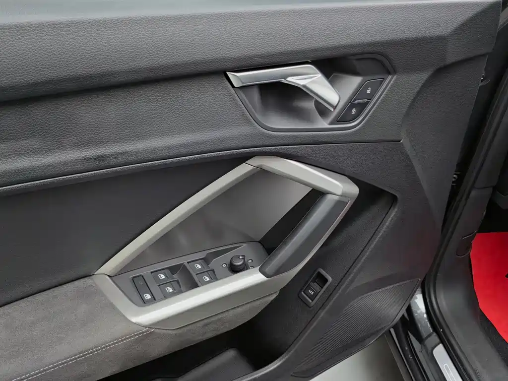 Audi Q3 2023 — фото 13