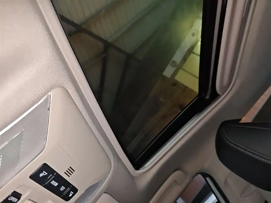 Toyota Wildlander 2023 — фото 18