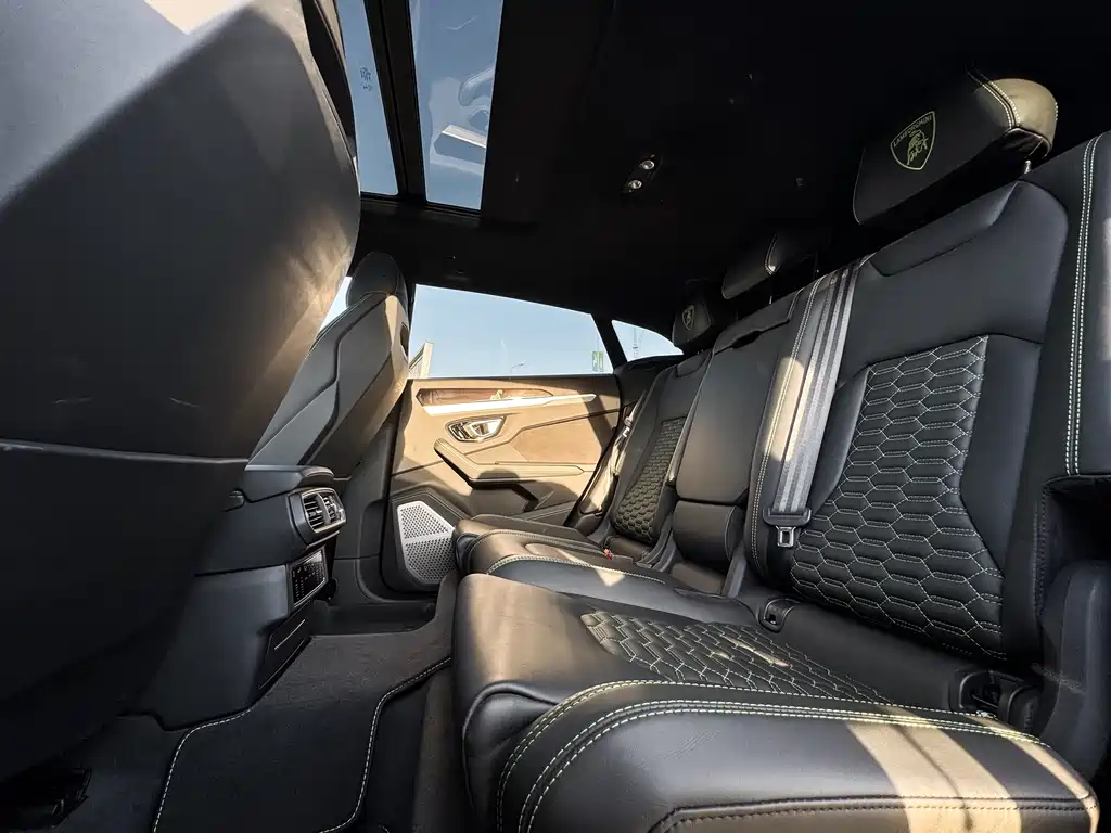 Lamborghini Urus 2019 — фото 6